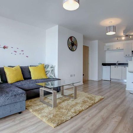 Newly Renovated Riverside Flat W/ Private Balcony นอร์ริช ภายนอก รูปภาพ