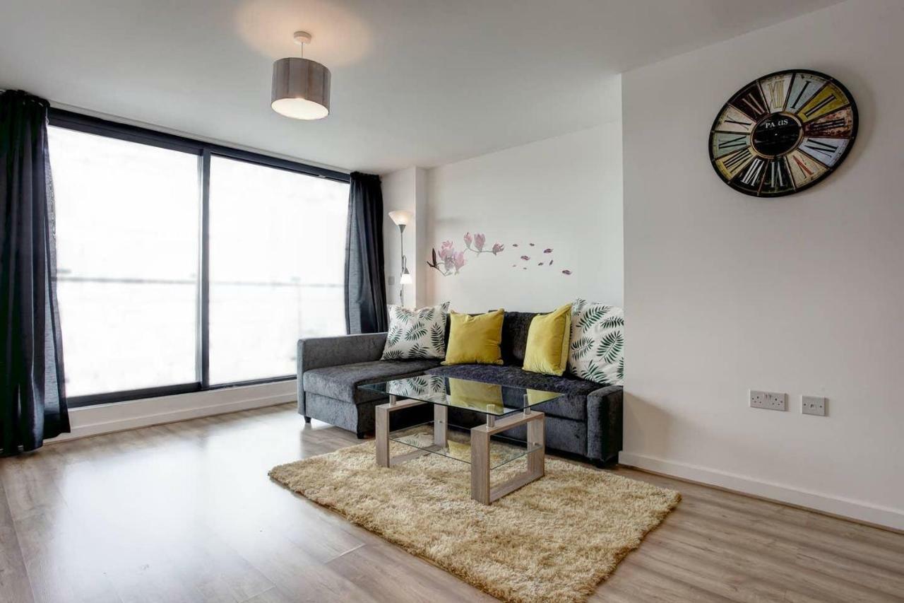 Newly Renovated Riverside Flat W/ Private Balcony นอร์ริช ภายนอก รูปภาพ